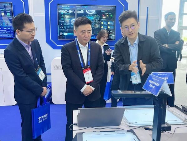 草莓视频在线免费亮相第二十一届中国国际农产品交易会：为智慧农业发展注入创新活力