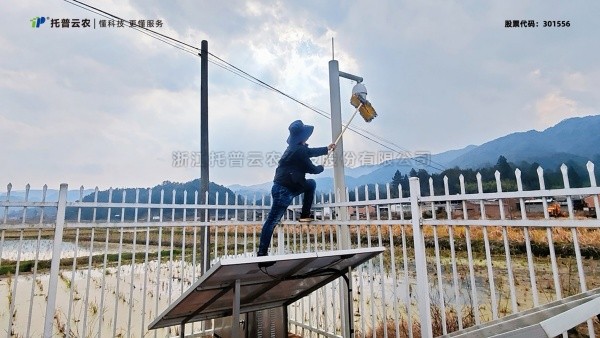 春垄之上，托普人用专业与温度，唤醒每一台“农田卫士”