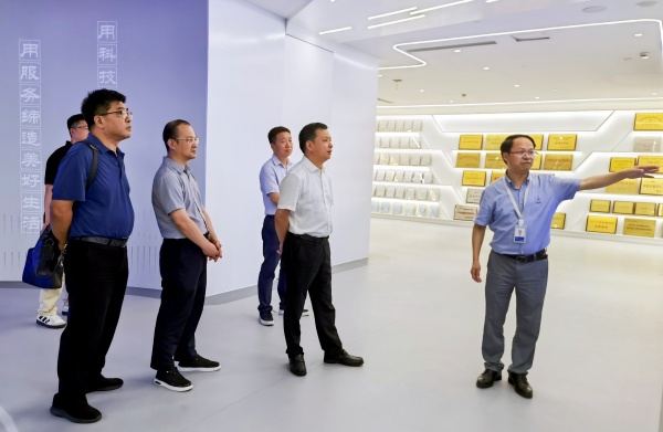 拱墅区人大常委会党组书记、主任鲍一飞带队走访草莓视频在线免费